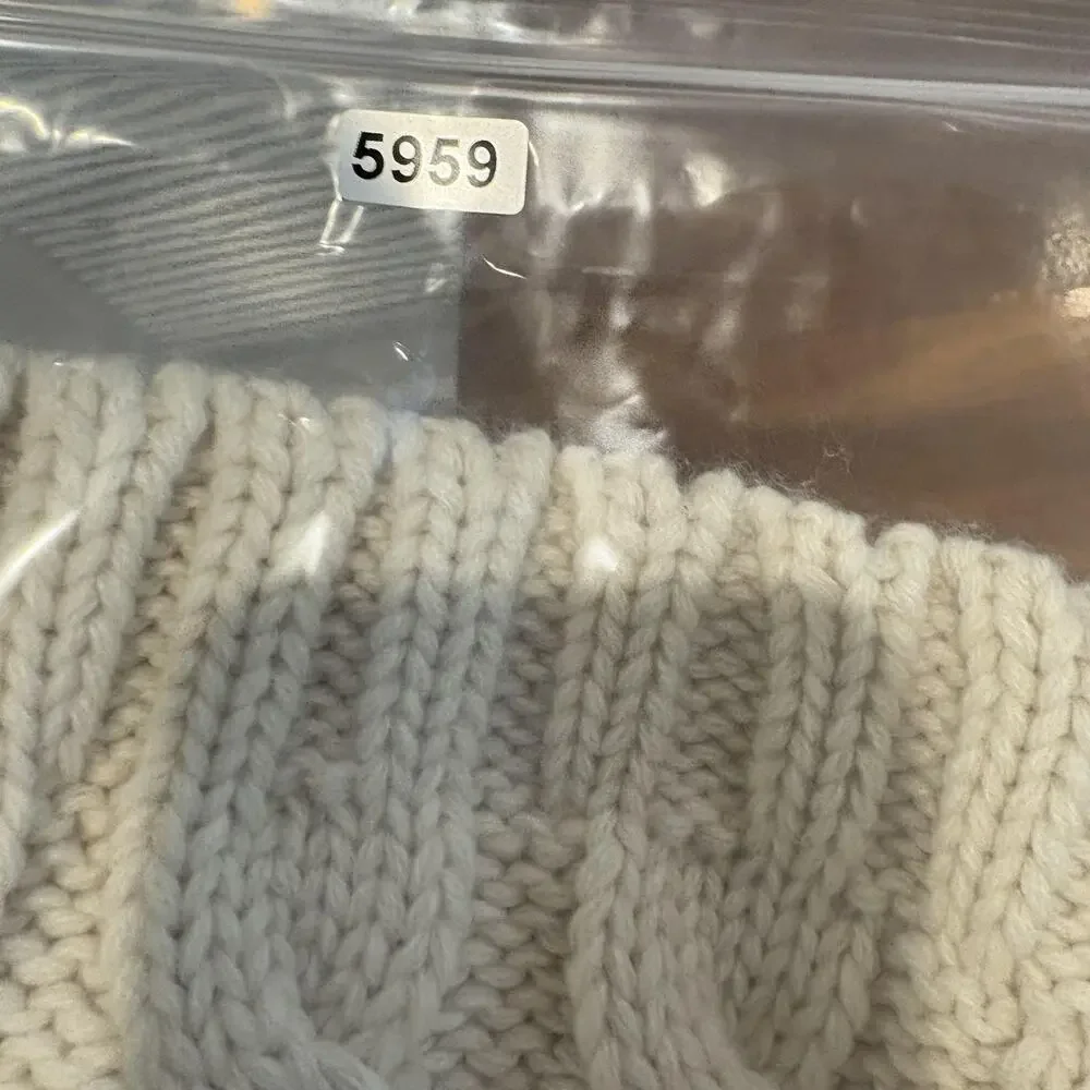 Lot of 2 Beanies babyGap Hat Fitted Girls XS/S Ivory Cable Knit Pom Fleece Lined